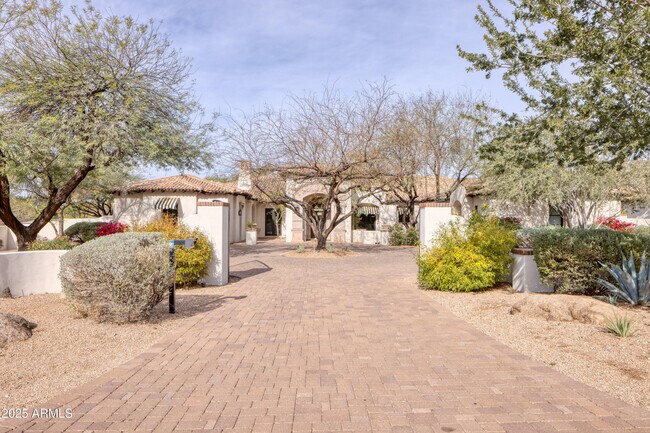 Foto del edificio - 6116 N 38th Pl