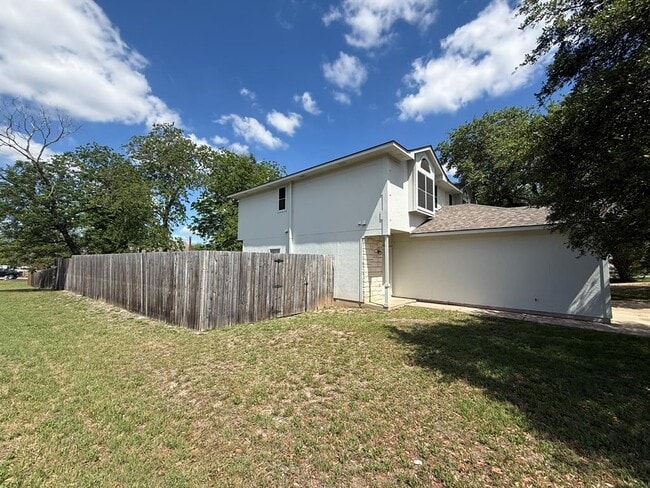 Building Photo - 6726 Windrift Way