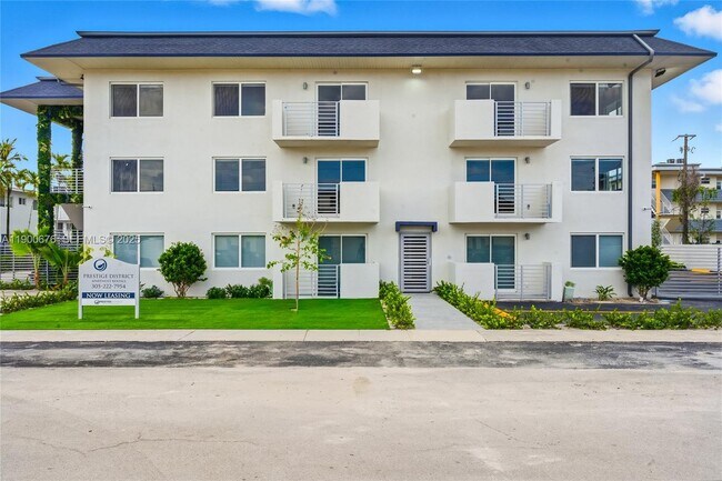 Building Photo - 13200 NE 7th Ave