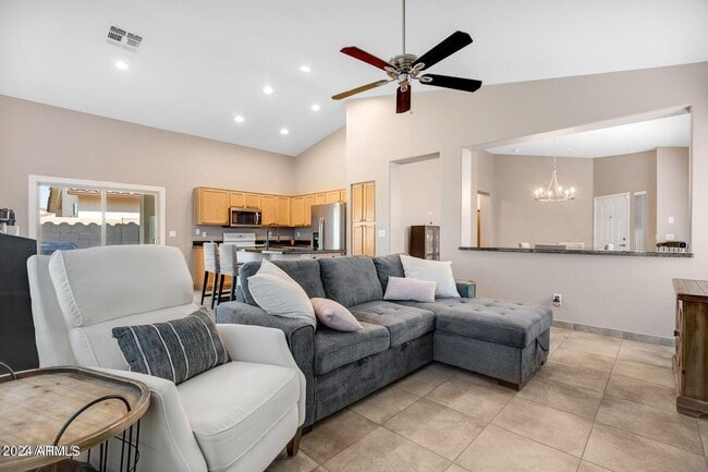 Foto del edificio - 40762 N Robinson Dr