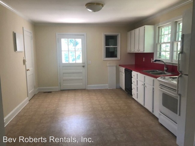 Foto del edificio - 3 br, 1 bath House - 2229 Stewart Street