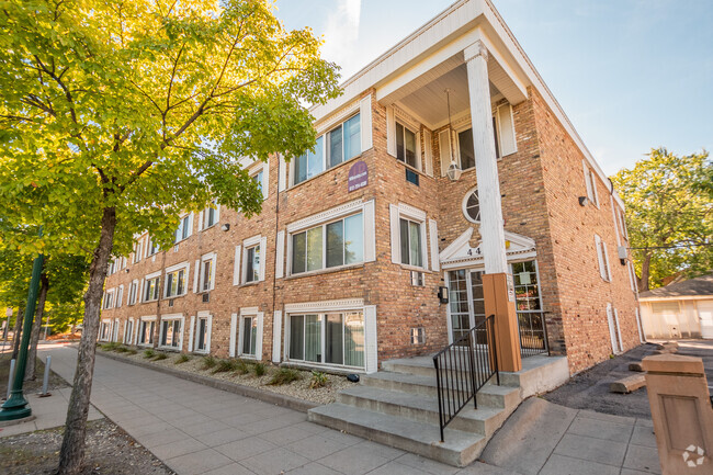 Building Photo - Lake Street Manor