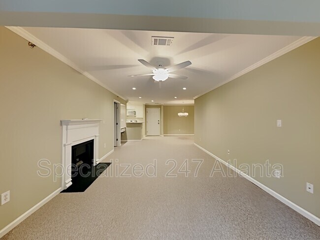 Building Photo - 1217 Highland Bluff Dr S E