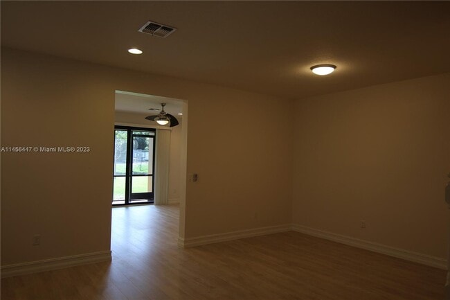 Building Photo - 130 Riverwalk Cir E