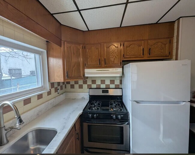 Foto del edificio - 5111 Worth St