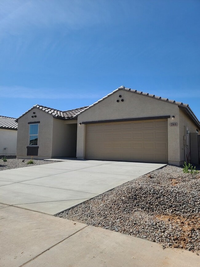 Building Photo - "Charming 4-Bedroom Oasis with 2 Full Bath...