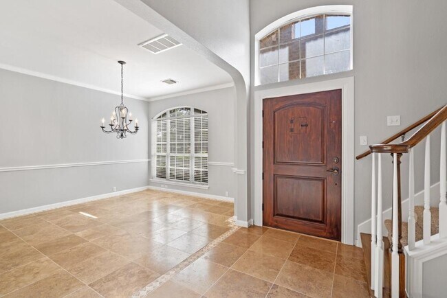 Foto del edificio - 10724 Thoroughbred Dr