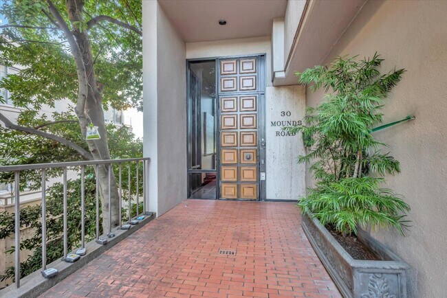 Foto del edificio - 30 Mounds Rd