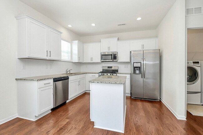 Building Photo - 181 Atwater Landing Dr