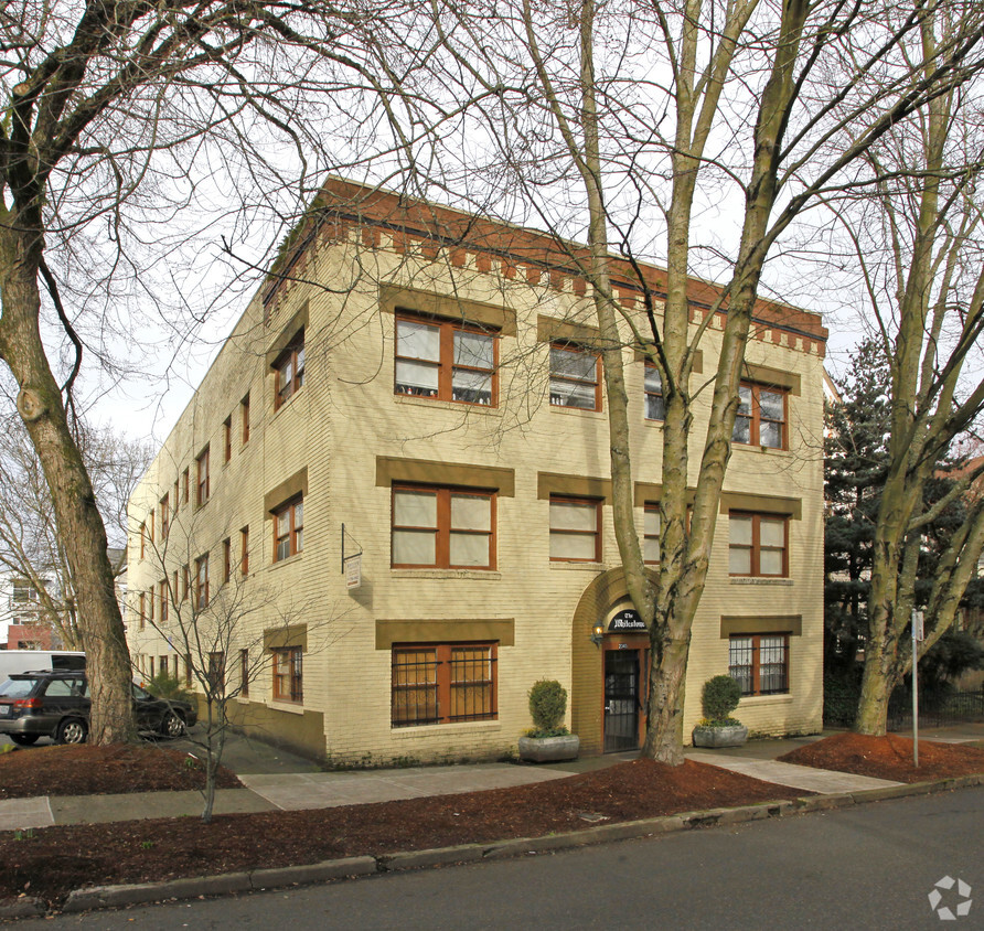 Primary Photo - The Whitestone
