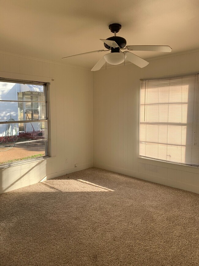 Foto del edificio - 3/2 fence yard kilgore pet friendly