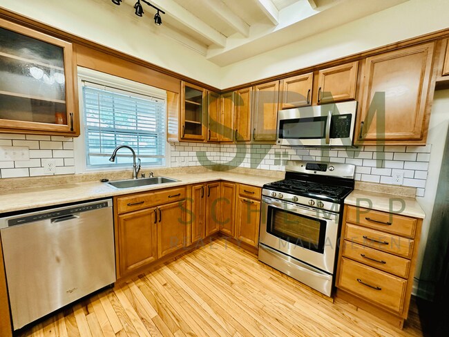 Foto del edificio - Modern 2BR off Eastern Parkway now available!
