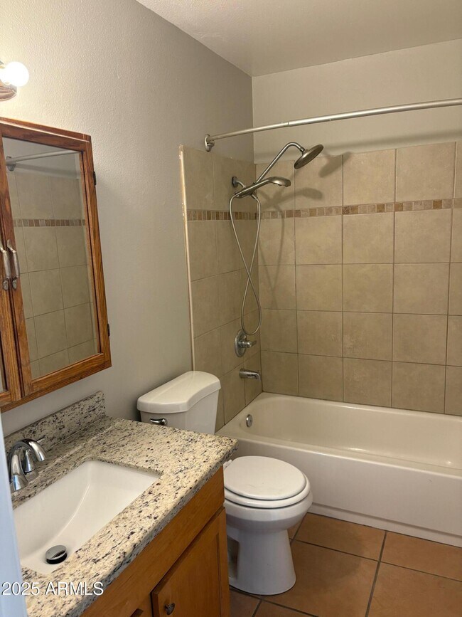 Foto del edificio - 909 S Priest Dr