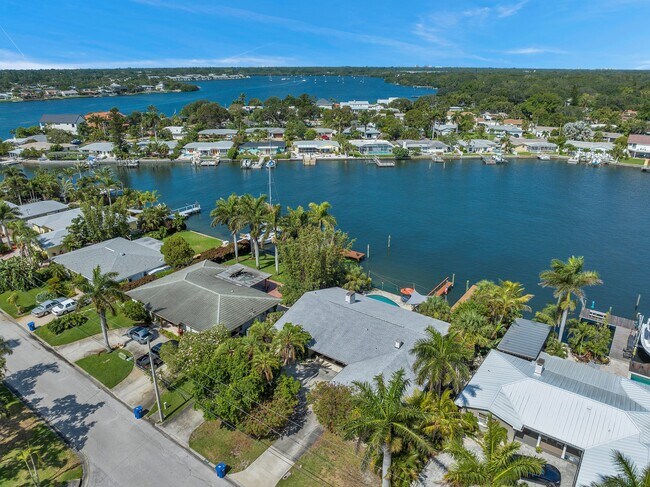 Foto del edificio - 2385 W Bay Isle Dr SE