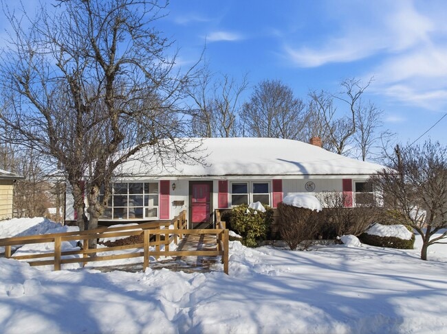 Building Photo - 19 Kenberma Rd