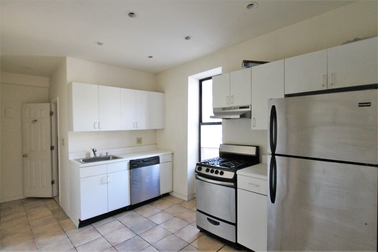 Foto principal - 100 W 83rd St