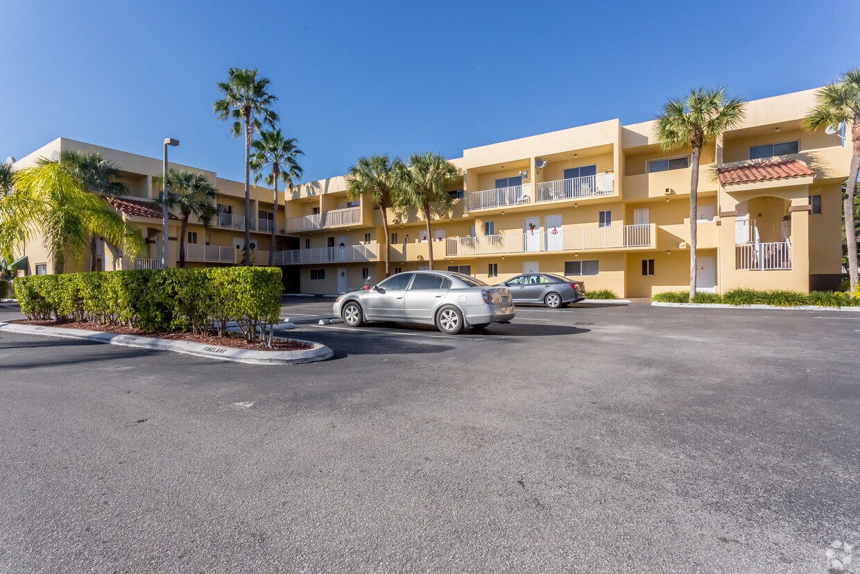Terrazas Del Sol Apartments in Hialeah, FL