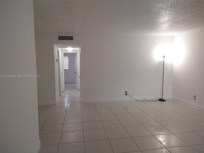 Foto del edificio - 4160 NW 21st St