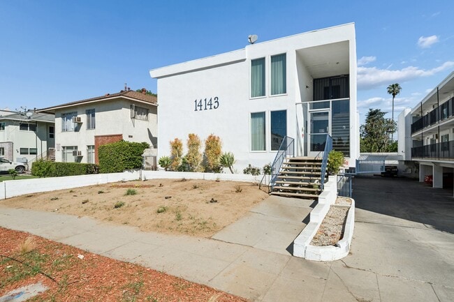 Foto del edificio - 2 bed 1 Bath Available Now