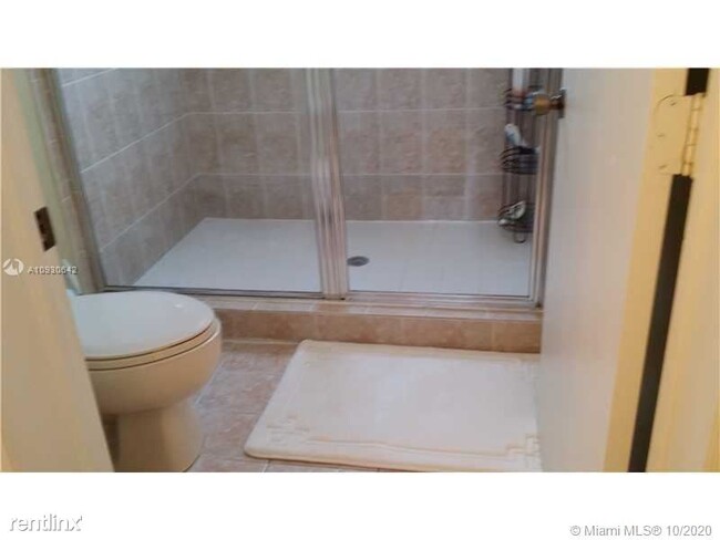 Foto del edificio - 2 br, 2.5 bath Townhome - 13650 Pines Blvd