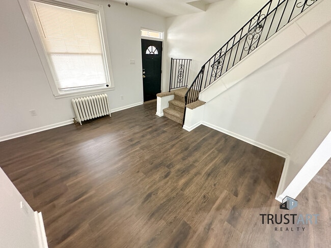 Building Photo - 3 Bedroom townhome in neark Parkland, Phil...