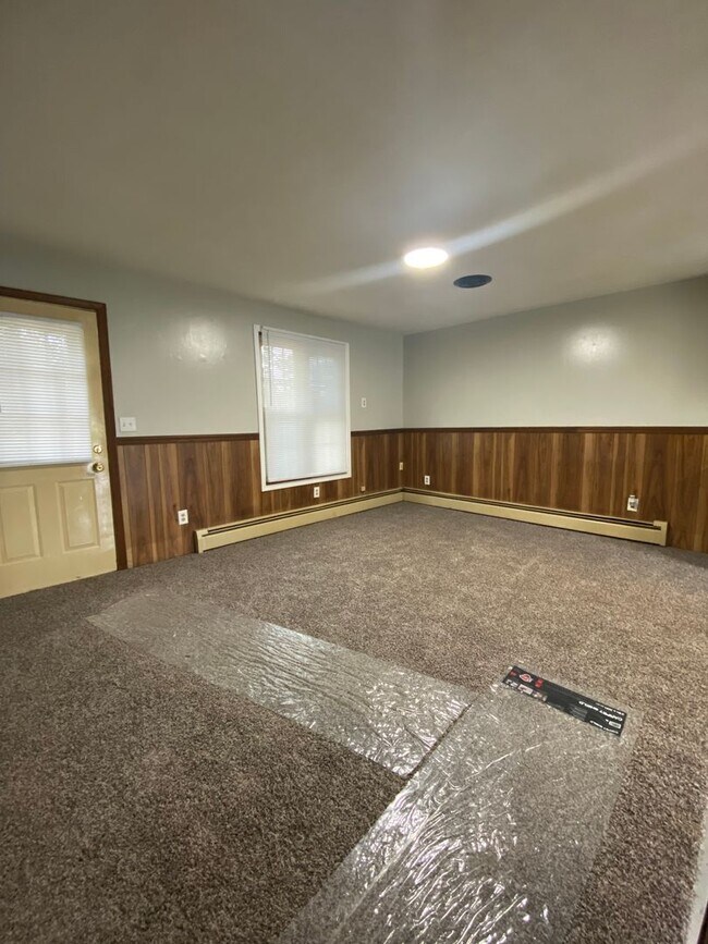 Building Photo - 161 Hollingsworth Manor
