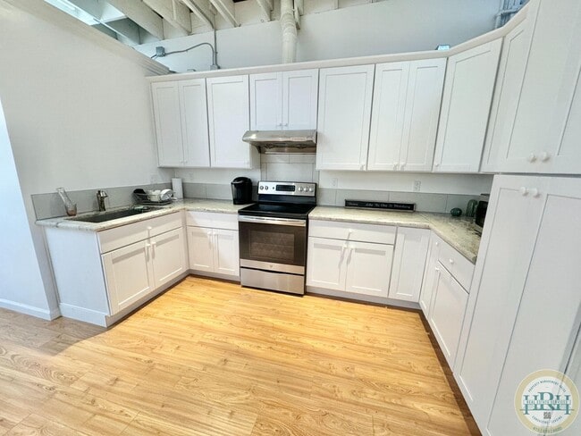 Building Photo - Huge Spacious 1BR|1BA loft in Lower Haight