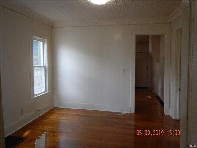Building Photo - 558 Columbus Ave
