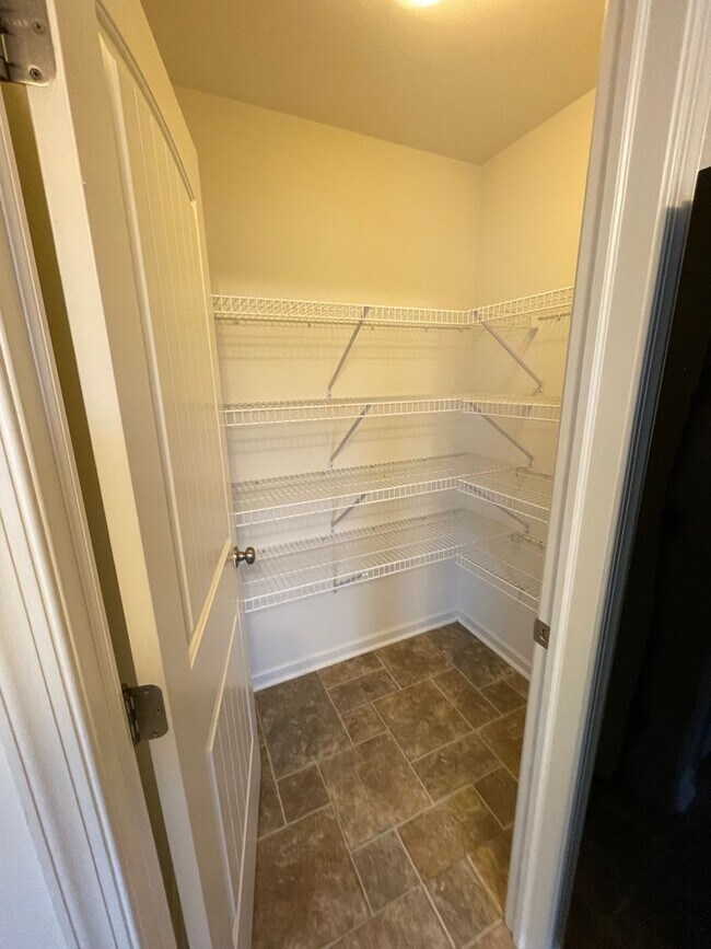 Foto del edificio - Updated 3 Bed 3 Bath Townhouse in Marietta!