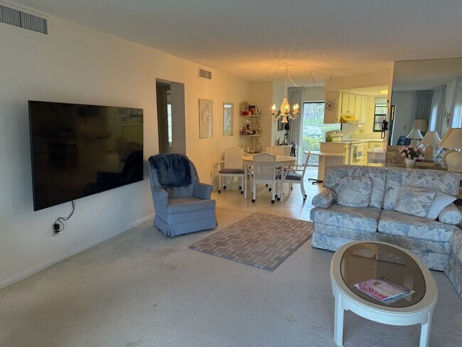Foto del edificio - 900 Huron Ct