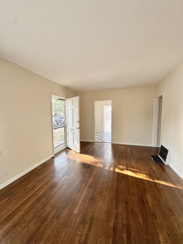 Foto del edificio - 5052 Colfax Ave