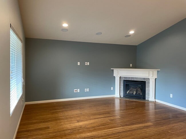 Building Photo - CHARMING Ranch-Style Home in Ridgefield, WA! 3 Bedrooms & 2 Baths! Walk-In Closet! Spacious Floor...