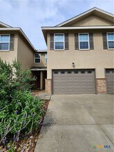 Building Photo - 324 Untermaier St