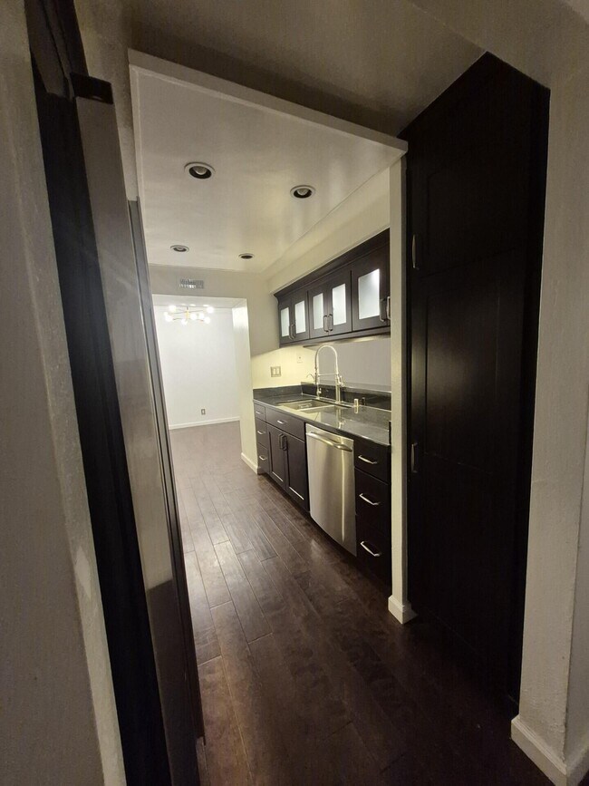 Foto del edificio - 600 W 9th St