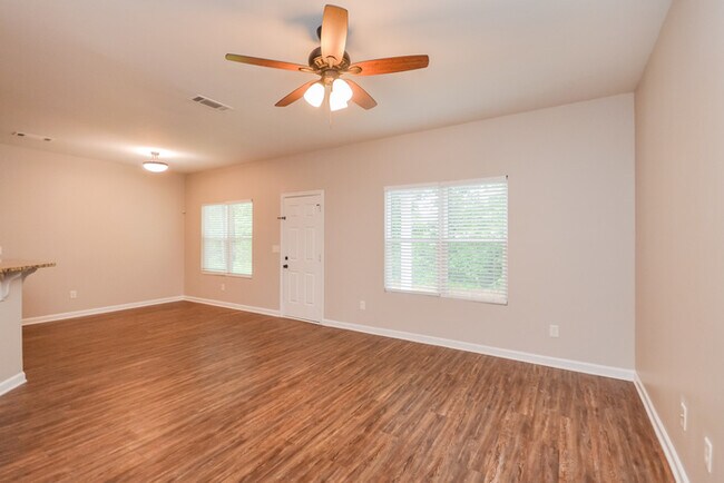 Building Photo - 1851 Simmons Ln