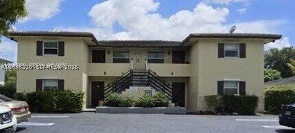 Building Photo - 4117 Woodside Dr