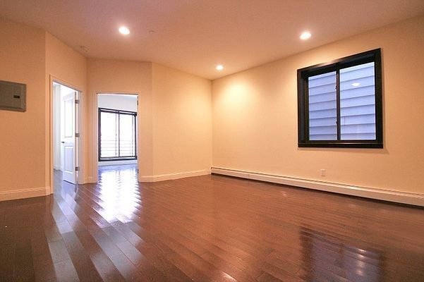 Foto del edificio - 3059 Crescent St