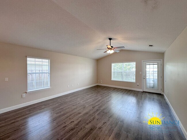 Foto del edificio - Beautiful 3-Bedroom Home in Fort Walton Be...