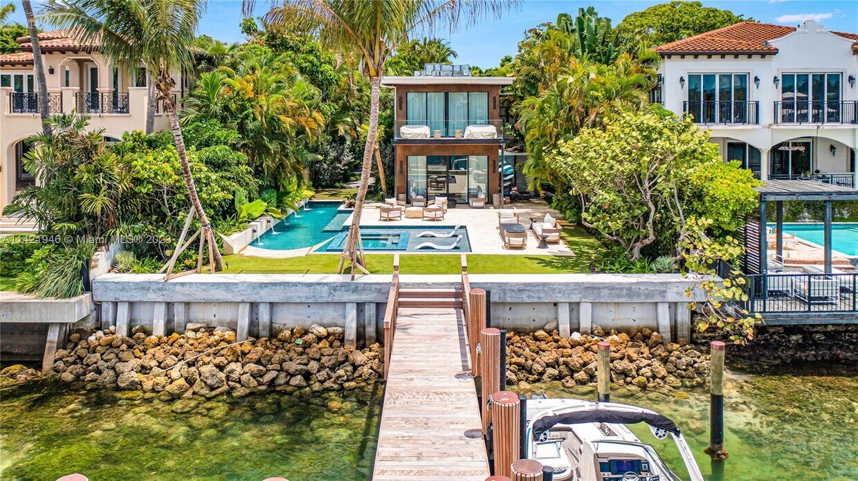 Foto principal - 250 S Hibiscus Dr