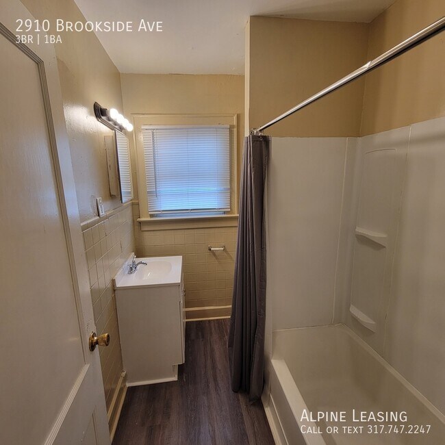 Building Photo - 2910 E Brookside Ave