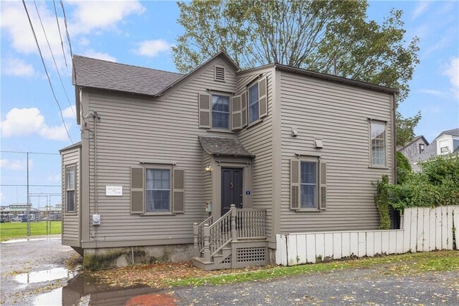 Building Photo - 6 Cozzens Ct