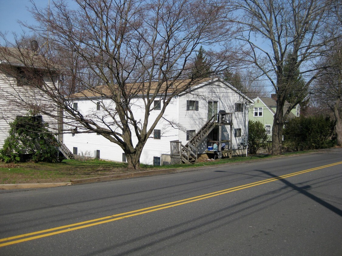 Foto principal - 51 Coalpit Hill Rd