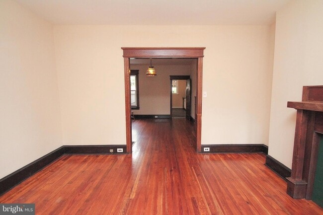 Building Photo - 5269 Ridge Ave