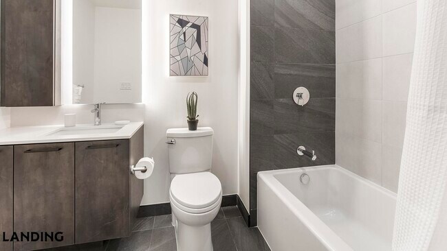 Building Photo - 632 Howard Rd SE