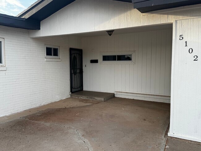 Building Photo - 5102 Beals Dr