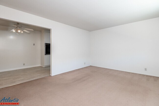 Foto del edificio - 642 Blythe Ct