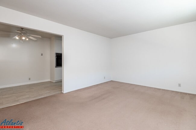 Building Photo - 642 Blythe Ct