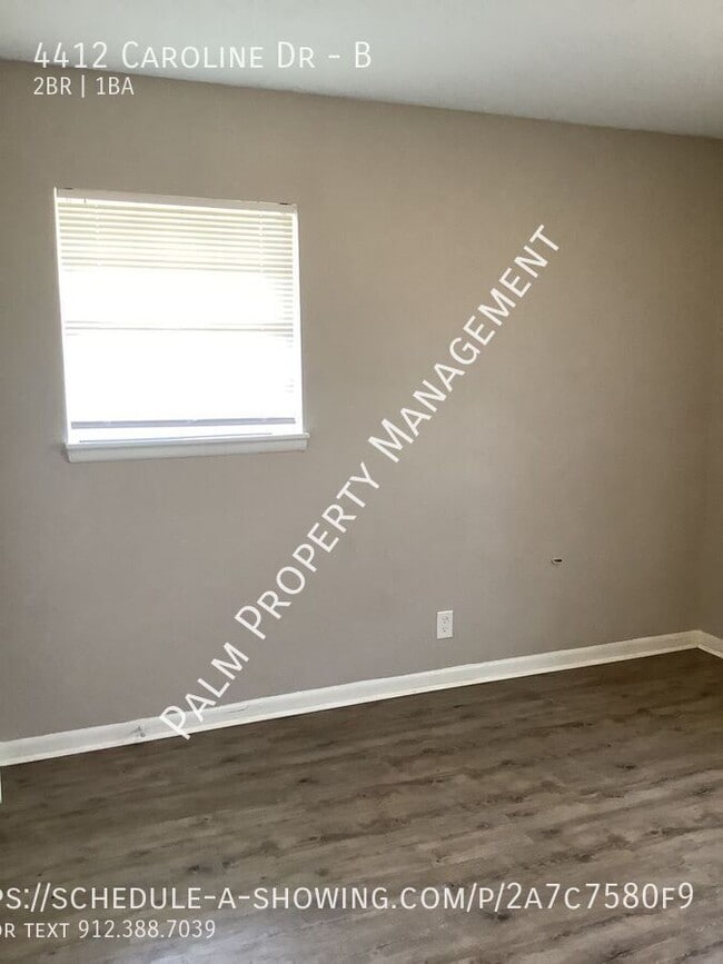 Building Photo - 4412 Caroline Dr