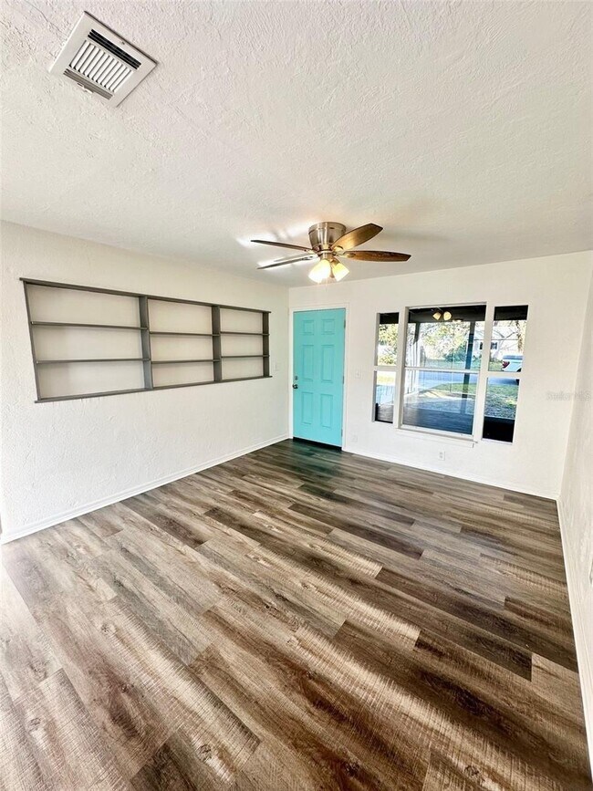 Building Photo - 6600 Orchard Dr N
