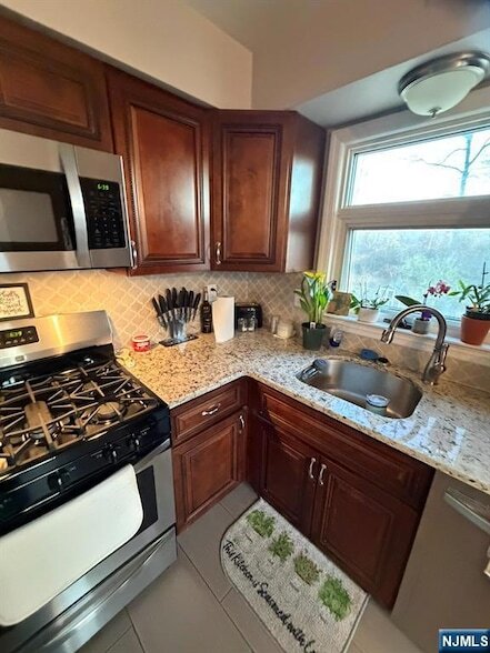 Foto del edificio - 106 Rochelle Pkwy